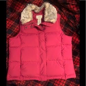 L.L. Bean Puffer Vest with detachable fur collar Size Medium Petite